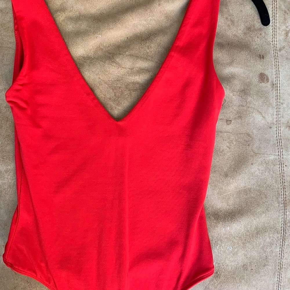 BABATON V NECK CONTOUR BODYSUIT NWOT